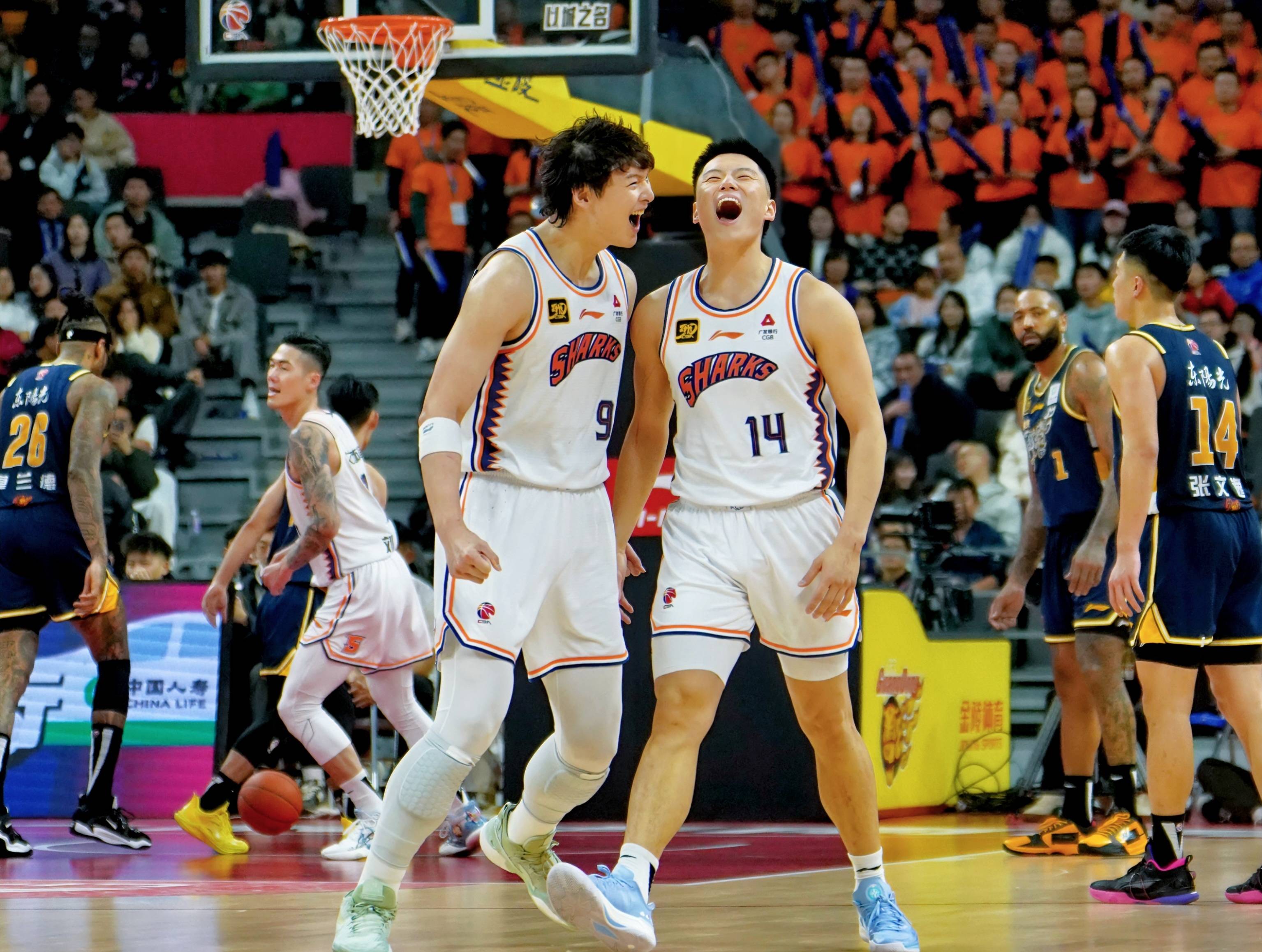 英雄联盟台服官网-广厦男篮迎社区盾关键赛，今夜外线爆发，管理层满意，阵容厚度经受考验的简单介绍