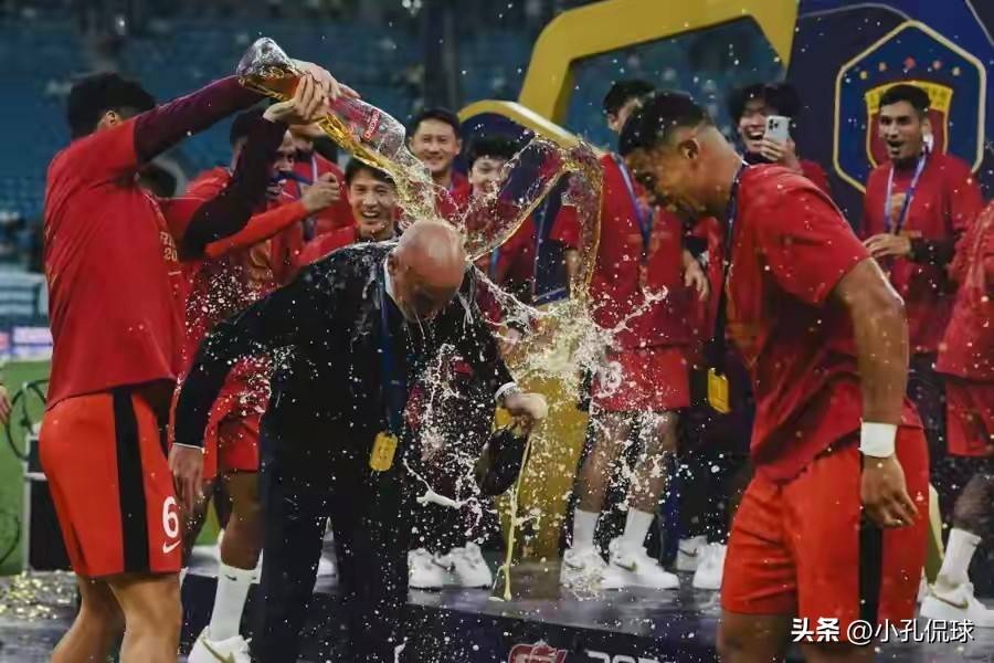 关键时刻上海海港调整名单以备欧冠；伤情更新环节打磨；目标明确；轮换策略成焦点的简单介绍