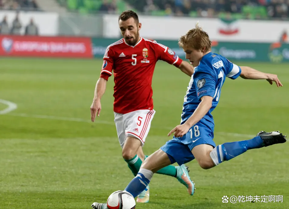 英雄联盟S15赛制-包含今晚圣安东尼奥马刺强势反弹——荷甲节点到来，悬念犹存，临场指挥获称赞的词条